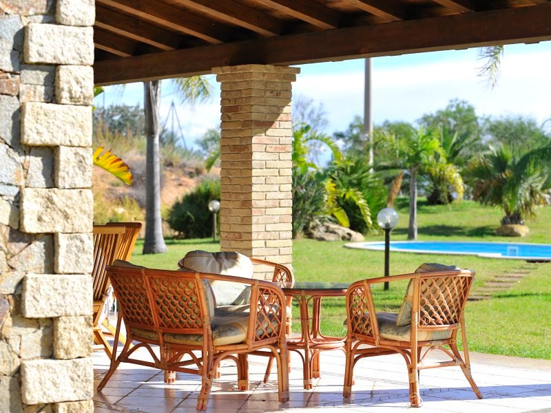 Blick von der Pergola in den Garten Blick von der Pergola in den Garten