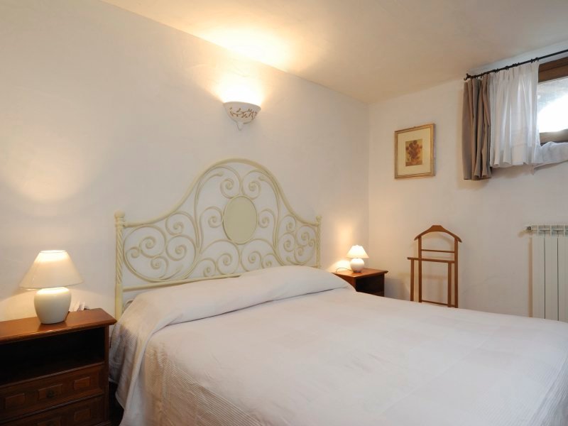 Schlafzimmer 2 (UG) mit Doppelbett Schlafzimmer 2 (UG) mit Doppelbett