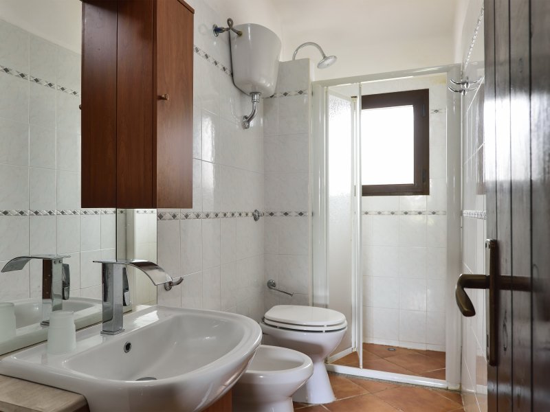 Badezimmer 2 mit Dusche und Bidet Badezimmer 2 mit Dusche und Bidet
