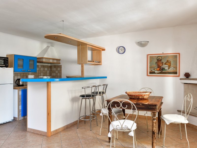 Wohnzimmer und Küchenzeile Wohnzimmer und Küchenzeile
