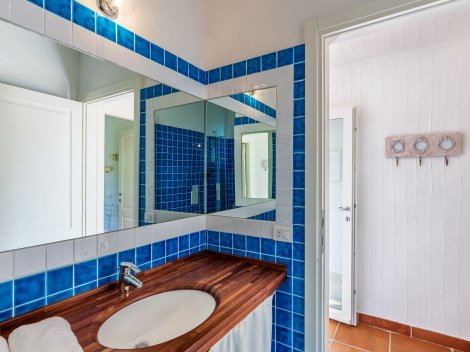 2. Duschbad im Obergeschoß 2. Duschbad im Obergeschoß