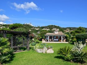 Traumlage des Hauses direkt am hellen Sandstrand der Costa Rei Traumlage des Hauses direkt am hellen Sandstrand der Costa Rei