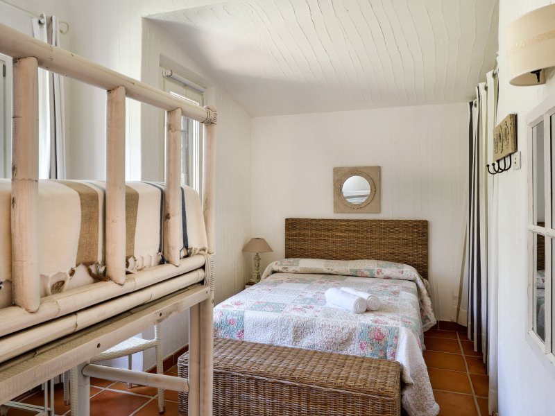 Schlafzimmer 2 mit Doppelbett und Hochbett