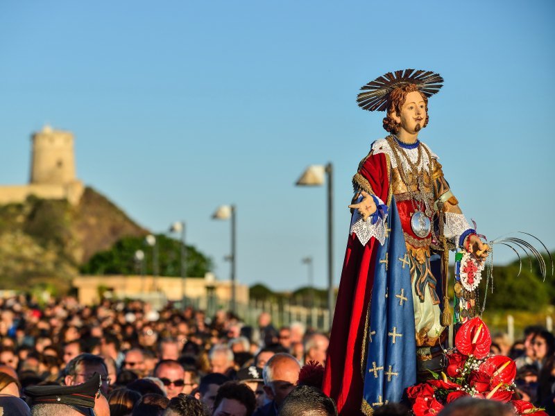 Das traditionelle Fest zur Feier des Schutzheiligen Sant Efisios findet jedes Jahr vom 1.-4. Mai in Pula statt