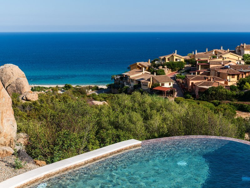 Der Pool, exklusiv für Villa Orchidea liegt oberhalb des Hauses